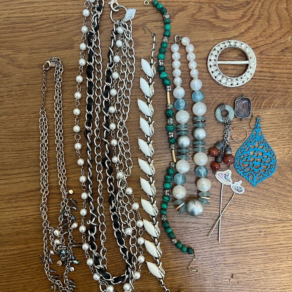 Assorted jewelry and craft lot